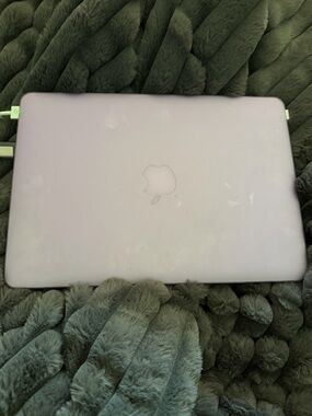 Apple MacBook -Pro 14 - 13 inch serial number
co2tg4tvfvh4